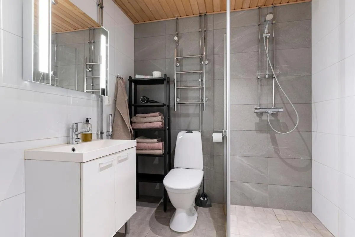 Stylish, 450 M Walk To The Estonian Ferry, Free Parking And Balcony Apartment Helsinki