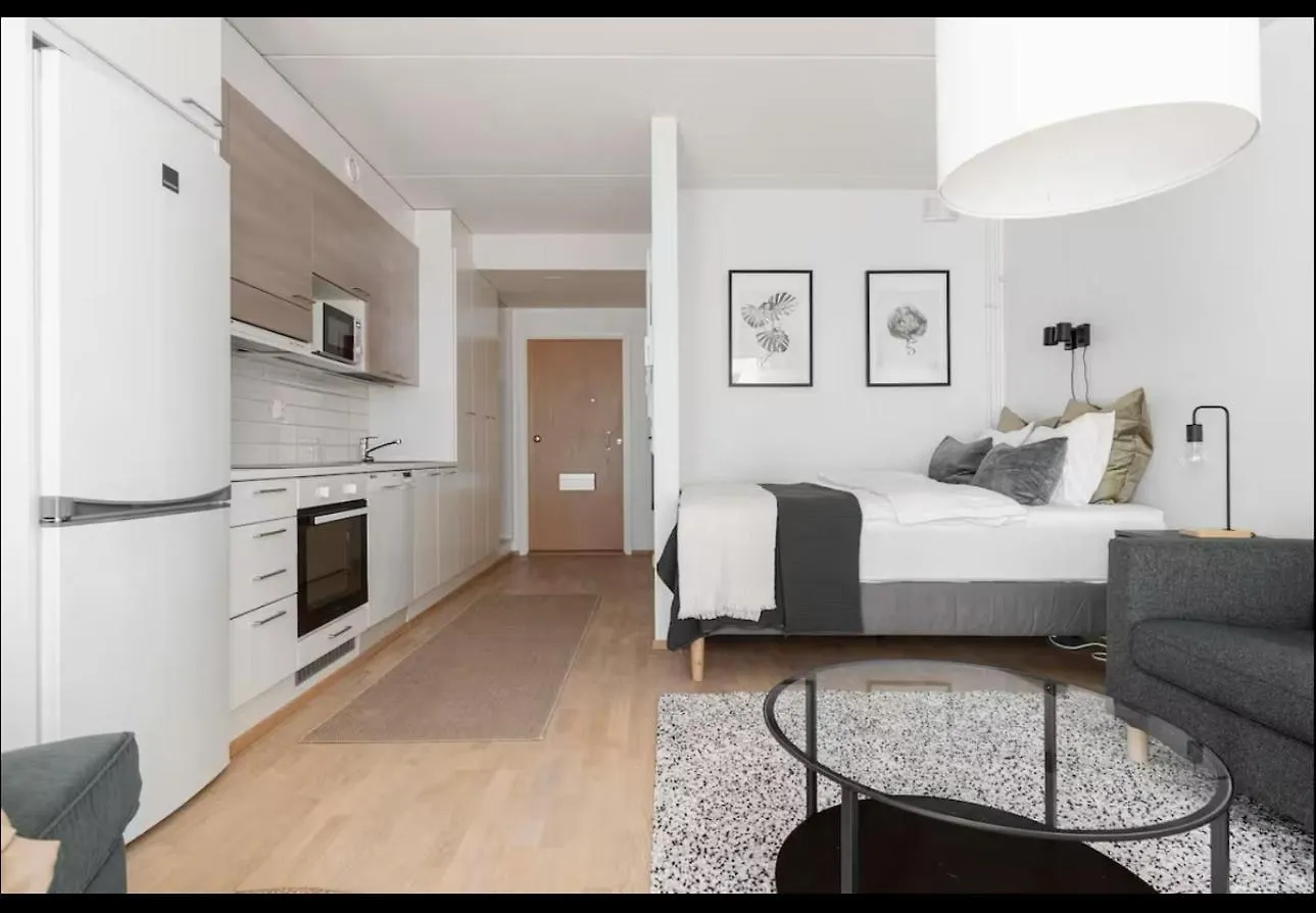 Stylish, 450 M Walk To The Estonian Ferry, Free Parking And Balcony Apartment Helsinki
