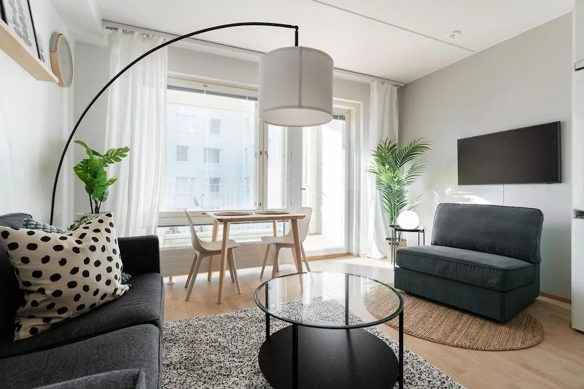 Stylish, 450 M Walk To The Estonian Ferry, Free Parking And Balcony Apartment Helsinki