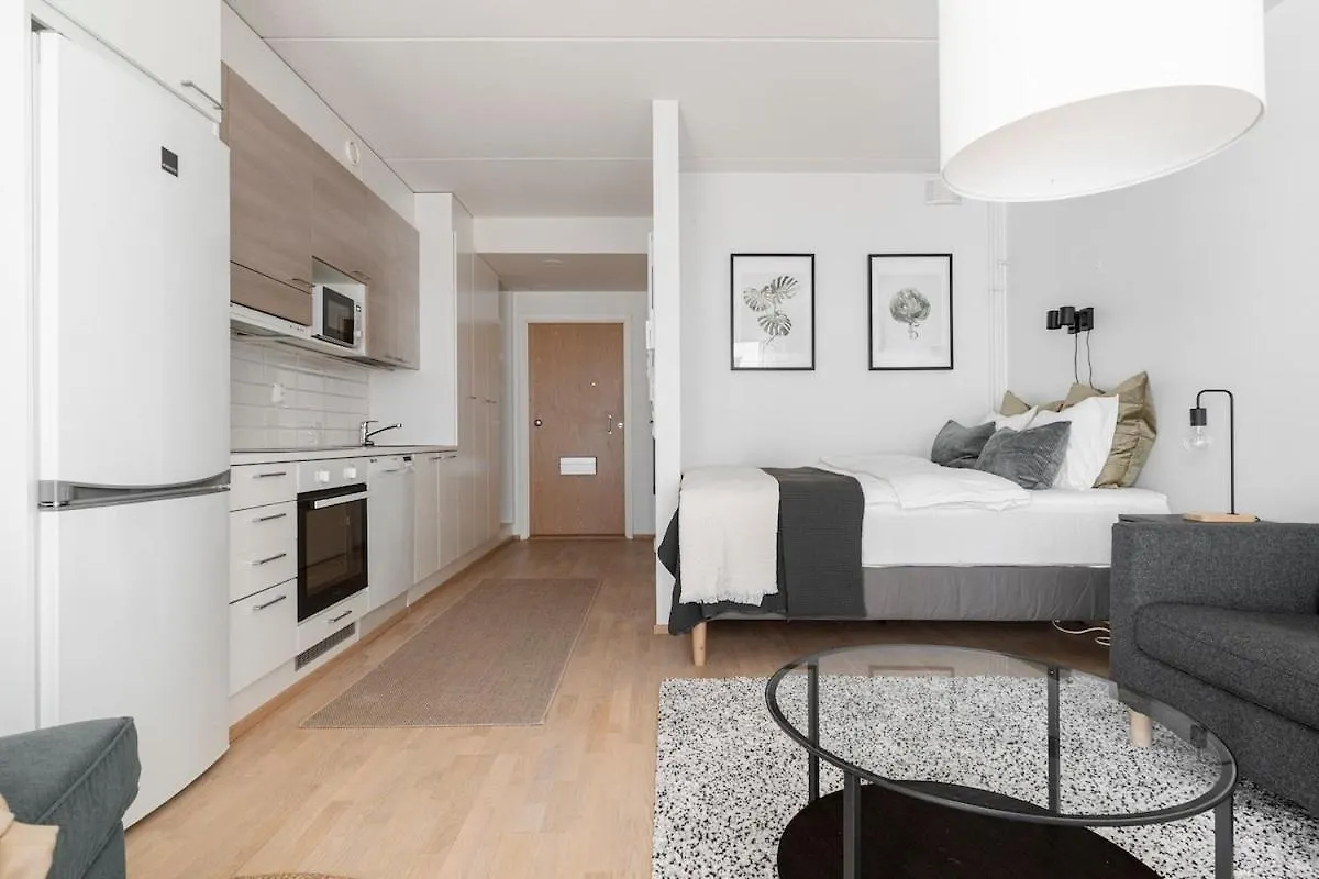 Stylish, 450 M Walk To The Estonian Ferry, Free Parking And Balcony Apartment Helsinki
